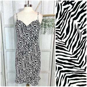 Banana Republic Black & White Zebra Print Shift Dress Mini Y2K 00’s Vibes Size 6